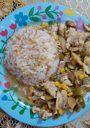 A picture of Chicken Tawook with Vegetables.