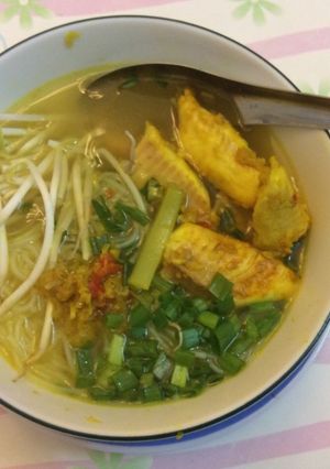 Hình của món Bún nghệ phile cá lóc .