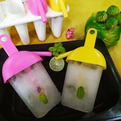 A picture of Lemon and mint popsicle.