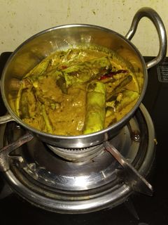 पंचफोरन वाले मसालेदार बैंगन रेसिपी मुख्य फोटो