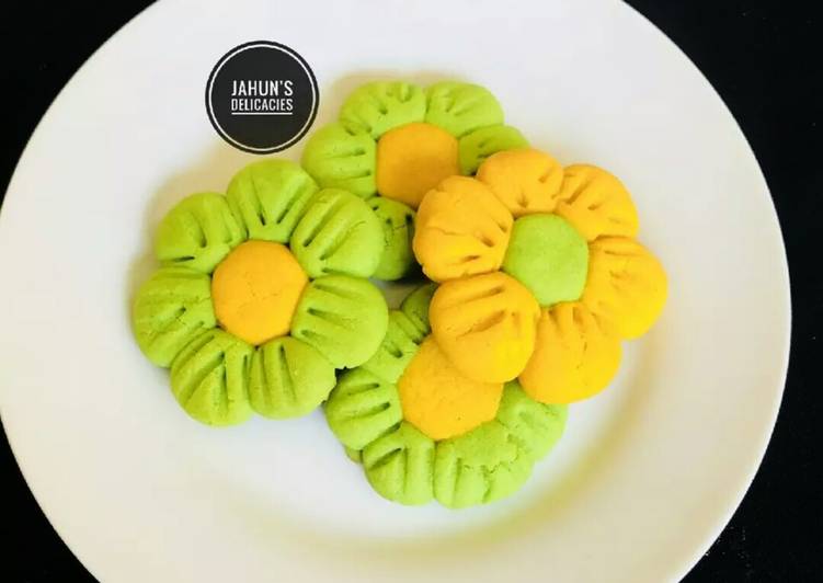 Simple Way to Make Super Quick Homemade Flower Cookie