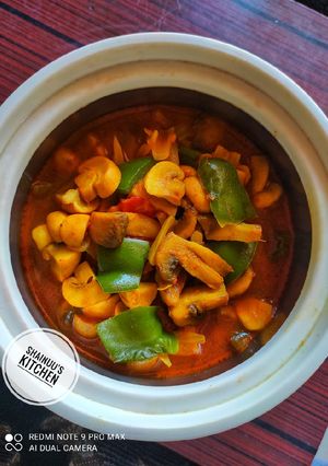 A picture of Tangy Chilli Mushrooms🍄.