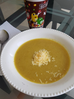 Una foto de Crema de coliflor con queso