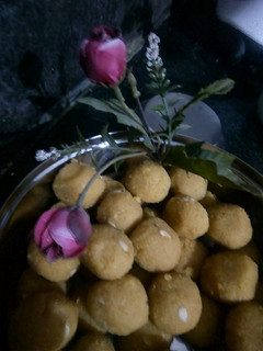 वाटल्या डाळीचे लाडू (watlya daliche ladoo recipe in marathi) रेसिपी चे मुख्य फोटो