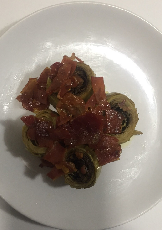 Una foto de Alcachofas con jamón