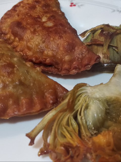 Una foto de Empanadillas de pisto de zanahoria y acelgas