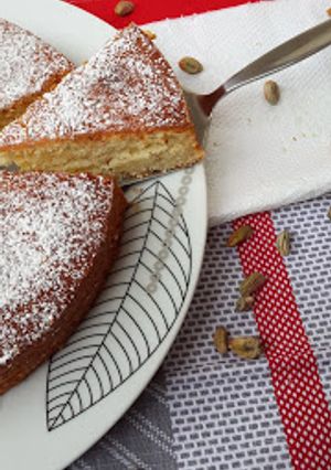 A picture of Nutty cinnamon-orange cake.