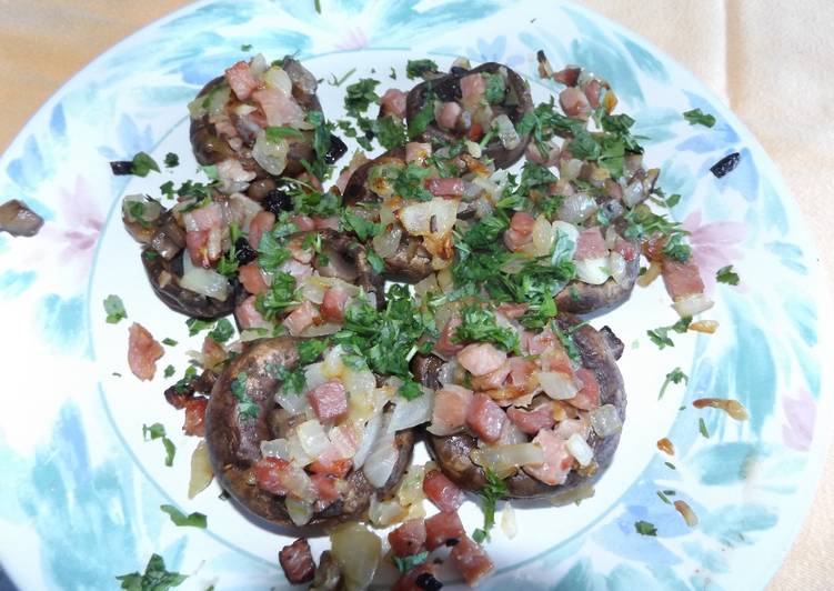 Champiñones rellenos a la parrilla