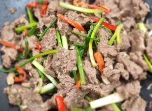 Hình của món Bò Xào Sả Ớt.