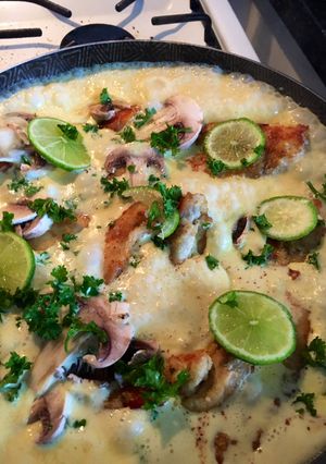 Una foto de Pechugas de pollo en crema de leche
