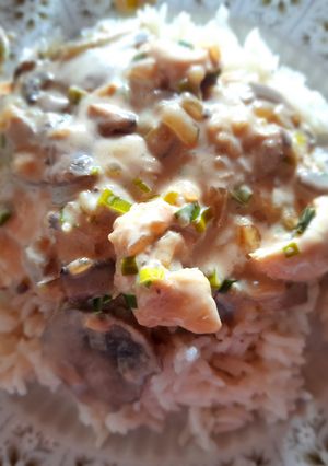 Una foto de Pollo al champiñón