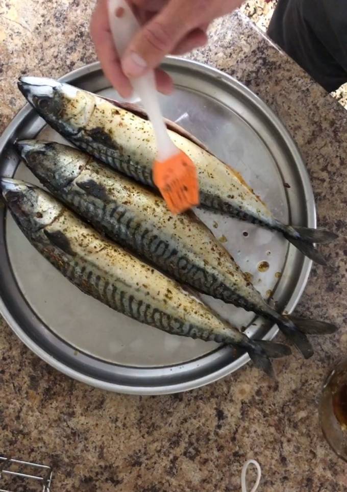 Скумбрія на мангалі