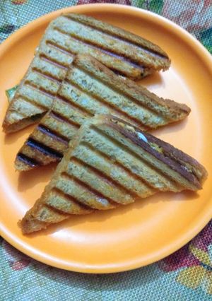 मेयोनेज़ सैंडविच (Mayonnaise sandwich recipe in hindi) रेसिपी मुख्य फोटो