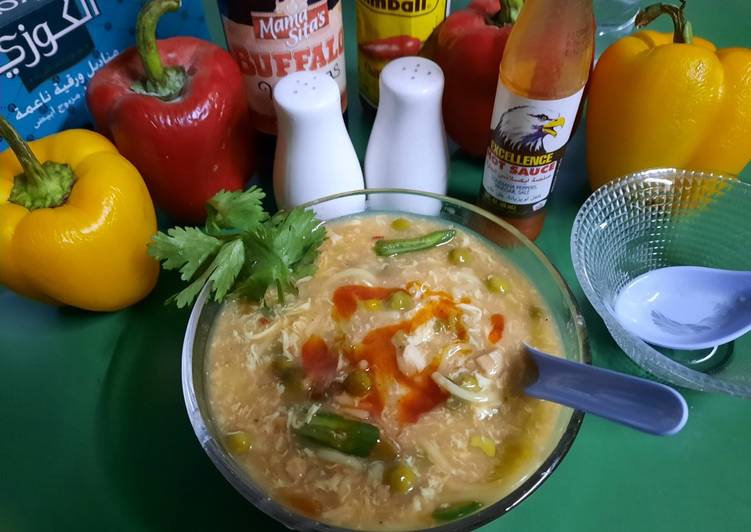 Recipe of Award-winning Chicken mix veg..n noodles Chinese soup 🍜 🍜 🍜