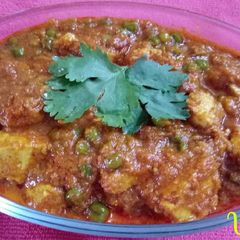 A picture of Shahi Matar Paneer.