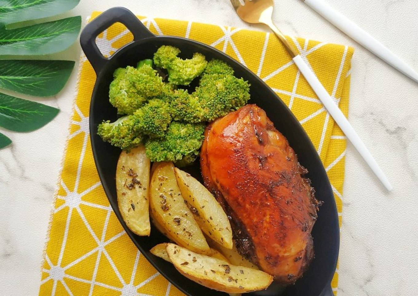543. Ayam Panggang Teflon + Potato wedges (Menu diet)
