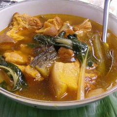 A picture of Filipino style pork and vegestable stew (Lauya).