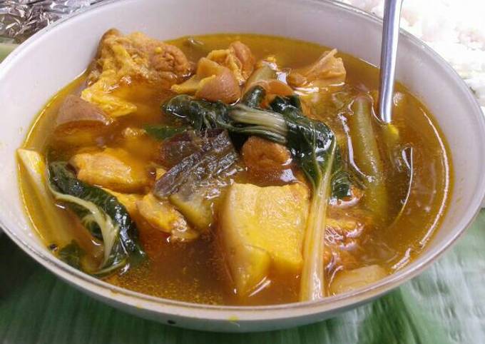 Filipino style pork and vegestable stew (Lauya)