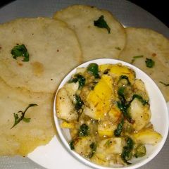 A picture of Sama puri with guava sabji.