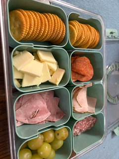 A picture of Snackle box Lunchable.