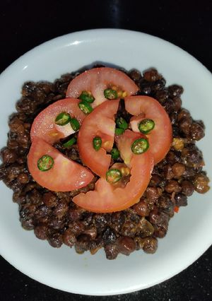 A picture of Dry Masala Black Chickpeas (kalay channa).