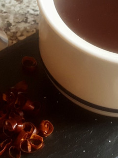 Una foto de Chocolate a la taza con guindilla