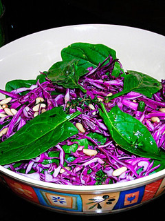 Una foto de Ensalada de col lombarda - veggie