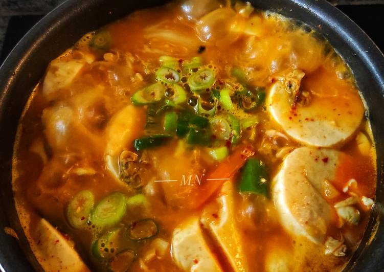 Langkah Mudah untuk Membuat Sup kerang kimchi tahu(Sundubu Jjigae), Enak Banget
