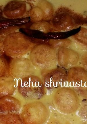 A picture of Kadhi pakoda.