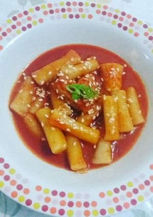 Foto resep Ttaekbokki homemade (spicy stir fried rice cake)
