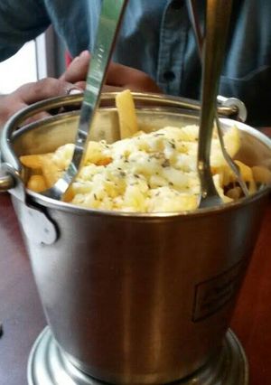 சீஸி ஃப்ரைஸ் செய்முறை முக்கிய புகைப்படம்