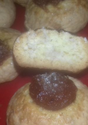 Una foto de Pepas Con Dulce de Batata