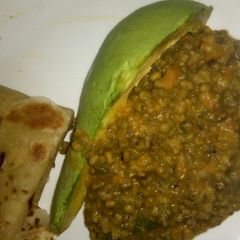 A picture of Ndengu curry.