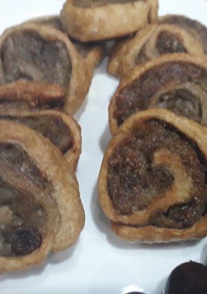 A picture of Samosa pinwheels.
