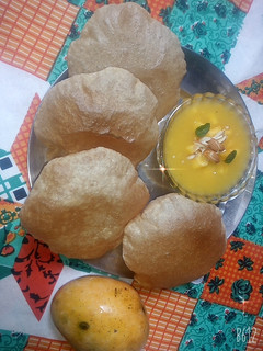 आमरस पूरी (Aamras puri recipe in hindi) रेसिपी मुख्य फोटो