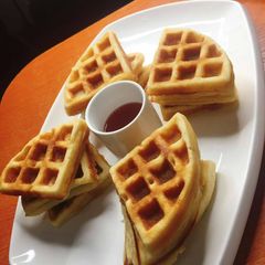 A picture of Waffle and syrup.