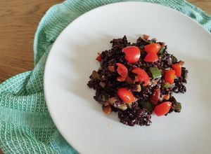Foto di Insalata di riso venere con verdure