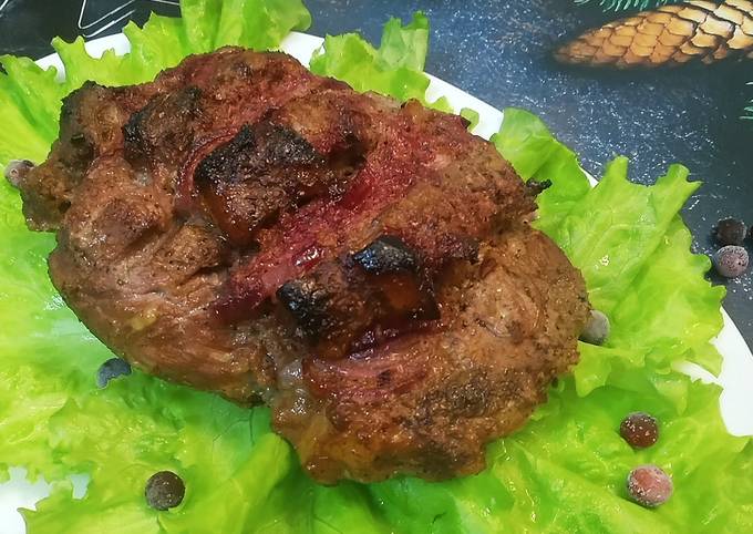 Свиная шея с клюквой в духовке. Горячее на Новый год