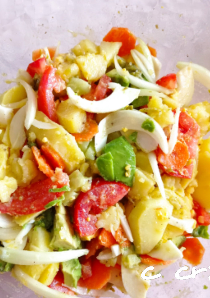 Una foto de Ensalada campera con aguacate