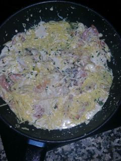 Una foto de Pechugas de pollo con beicon y nata