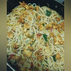 A picture of Chicken Chowmein.