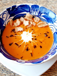 Una foto de Crema de chicharrón