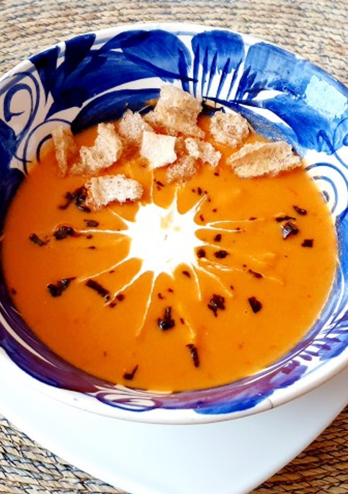 Una foto de Crema de chicharrón