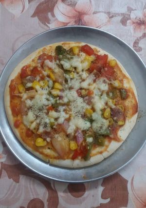 इंस्टेंट चीज़ पिज़्ज़ा (instant cheese pizza recipe in Hindi) रेसिपी मुख्य फोटो