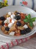 Dakos salad -ensalada de pan con tomate-