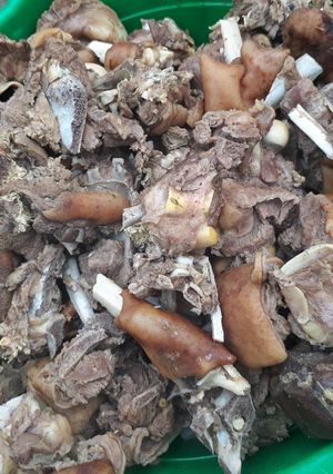 A picture of Boiled goat meat.