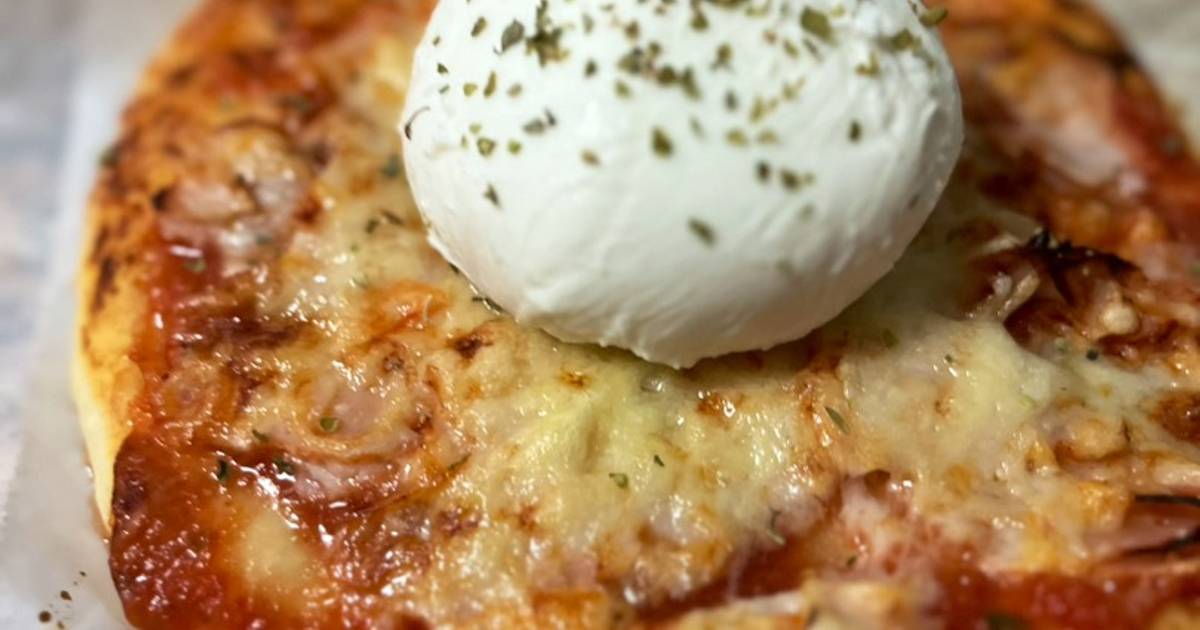 Pizza Napolitana (en piedra de horno) con Thermomix Receta de Marta Sevilla  Rodríguez- Cookpad