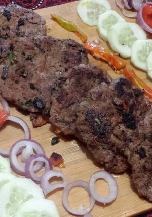 A picture of Chapli kabab.