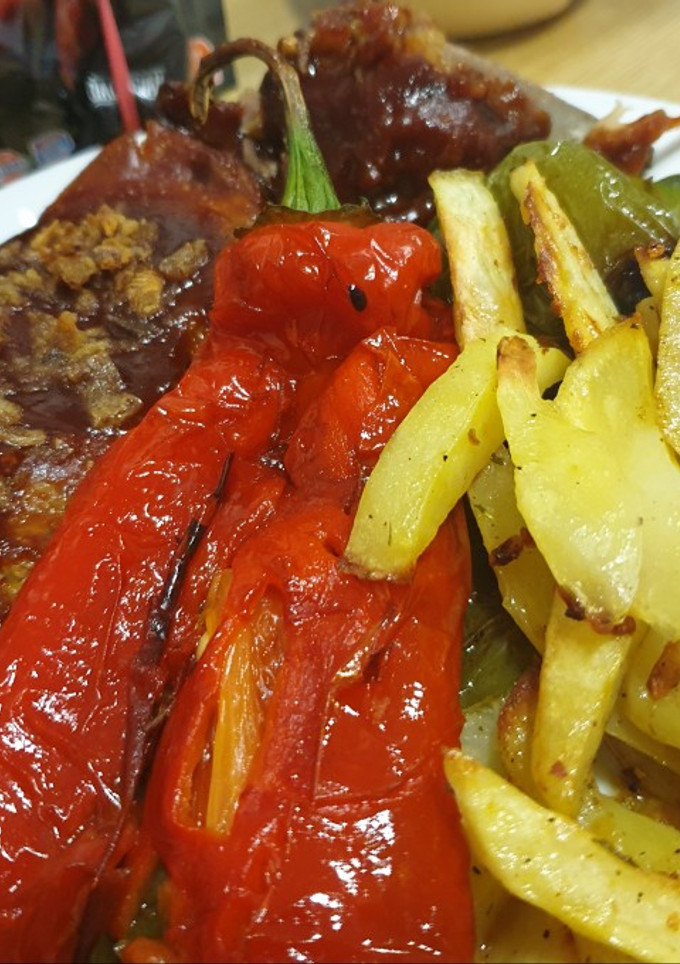 Una foto de Costillas caramelizadas a la salsa barbacoa