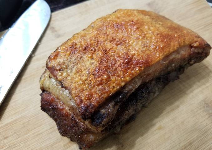 Chinese Crispy Crackling roasted pork belly 腩仔燒肉